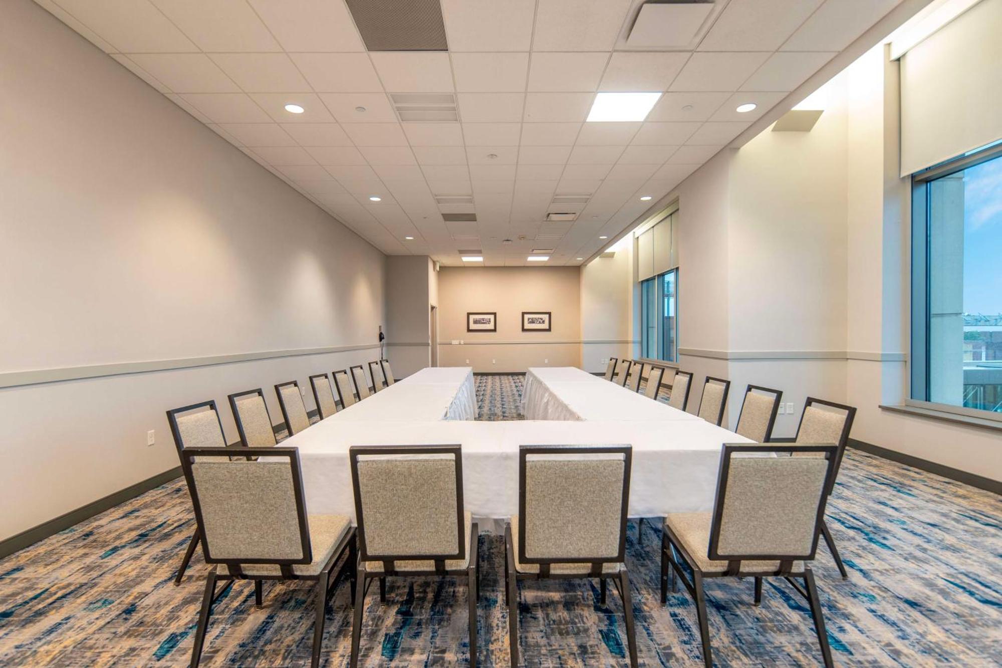 Doubletree By Hilton Convention Complex
