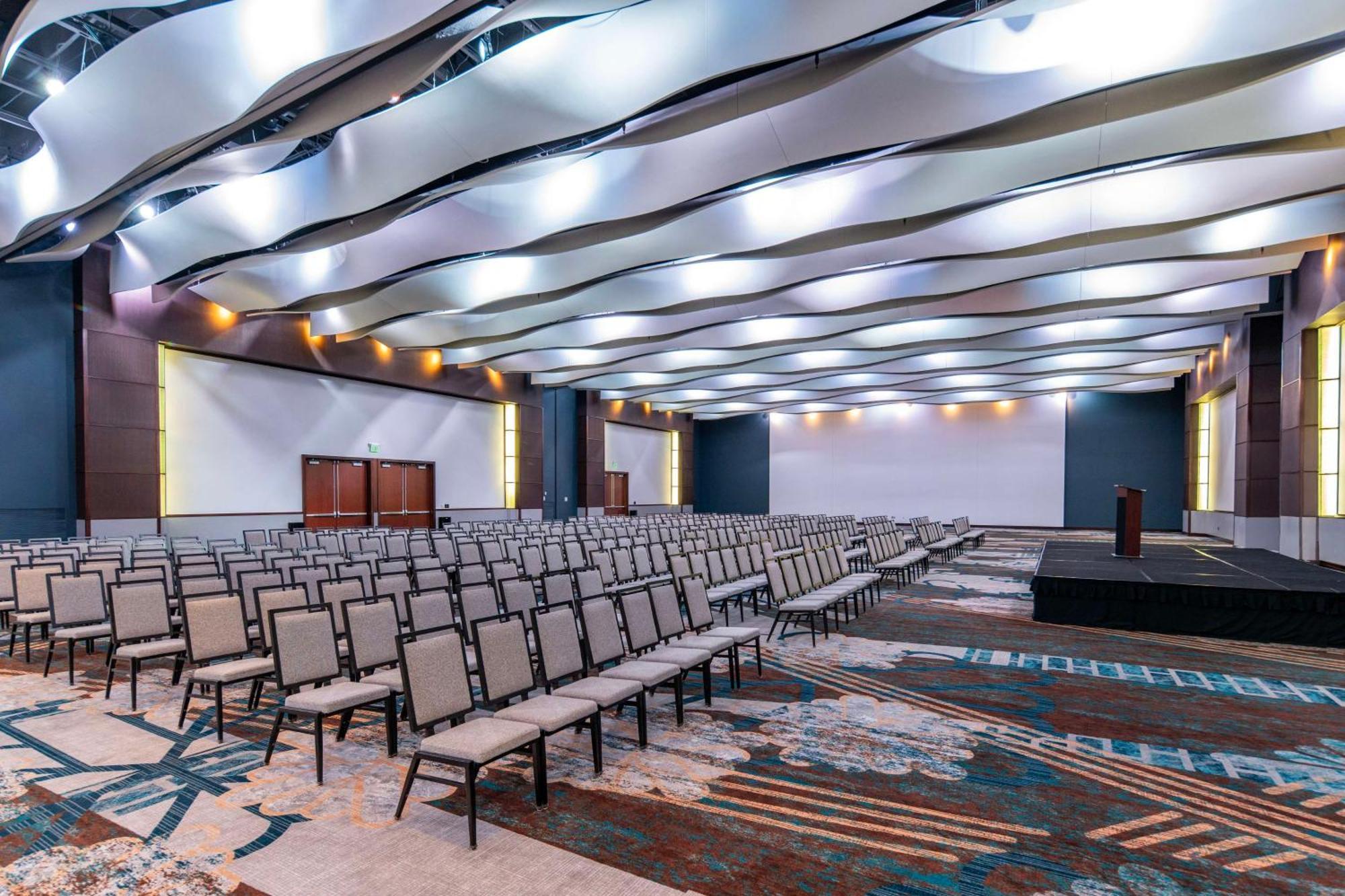 Doubletree By Hilton Convention Complex