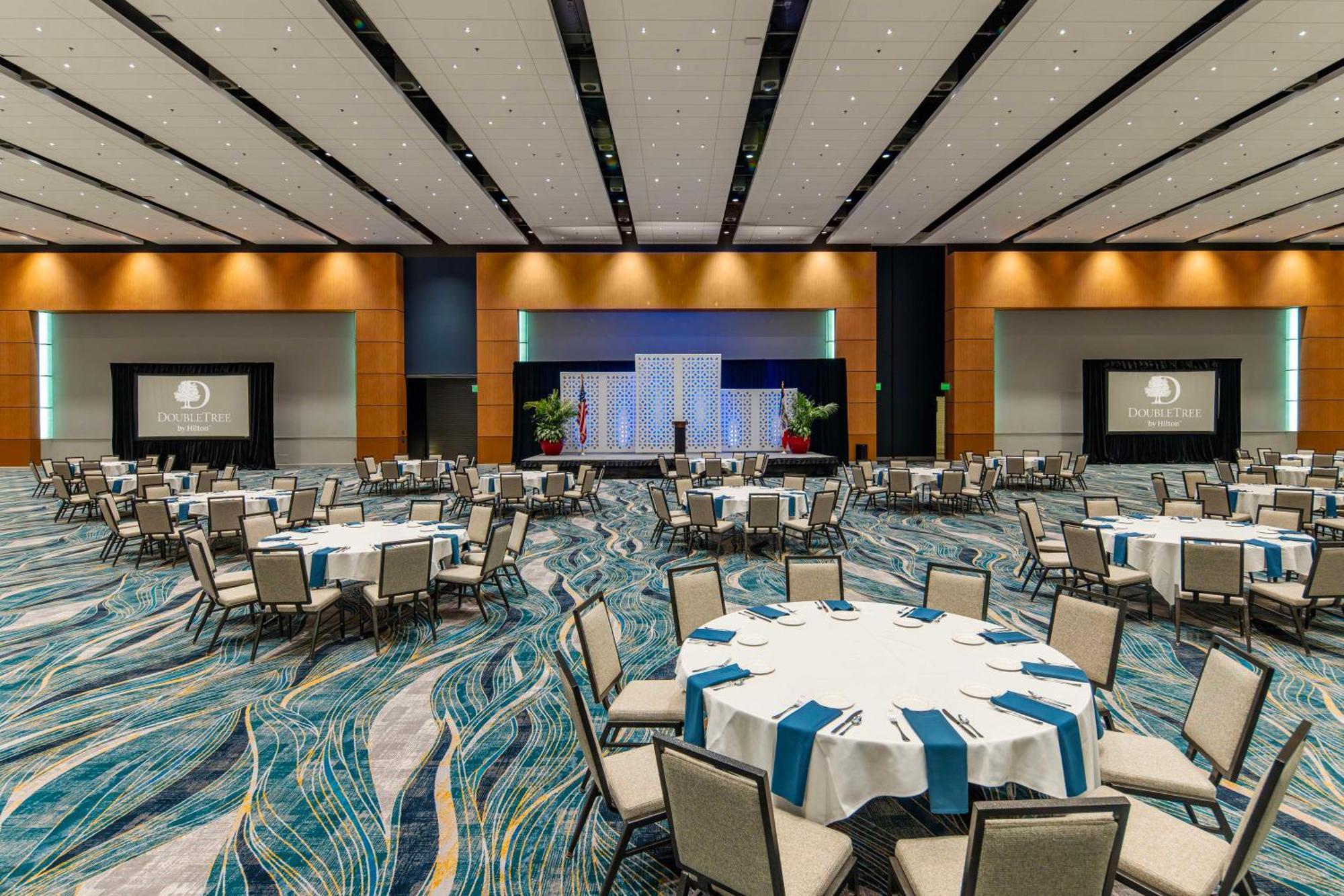 Doubletree By Hilton Convention Complex Hotel 4*